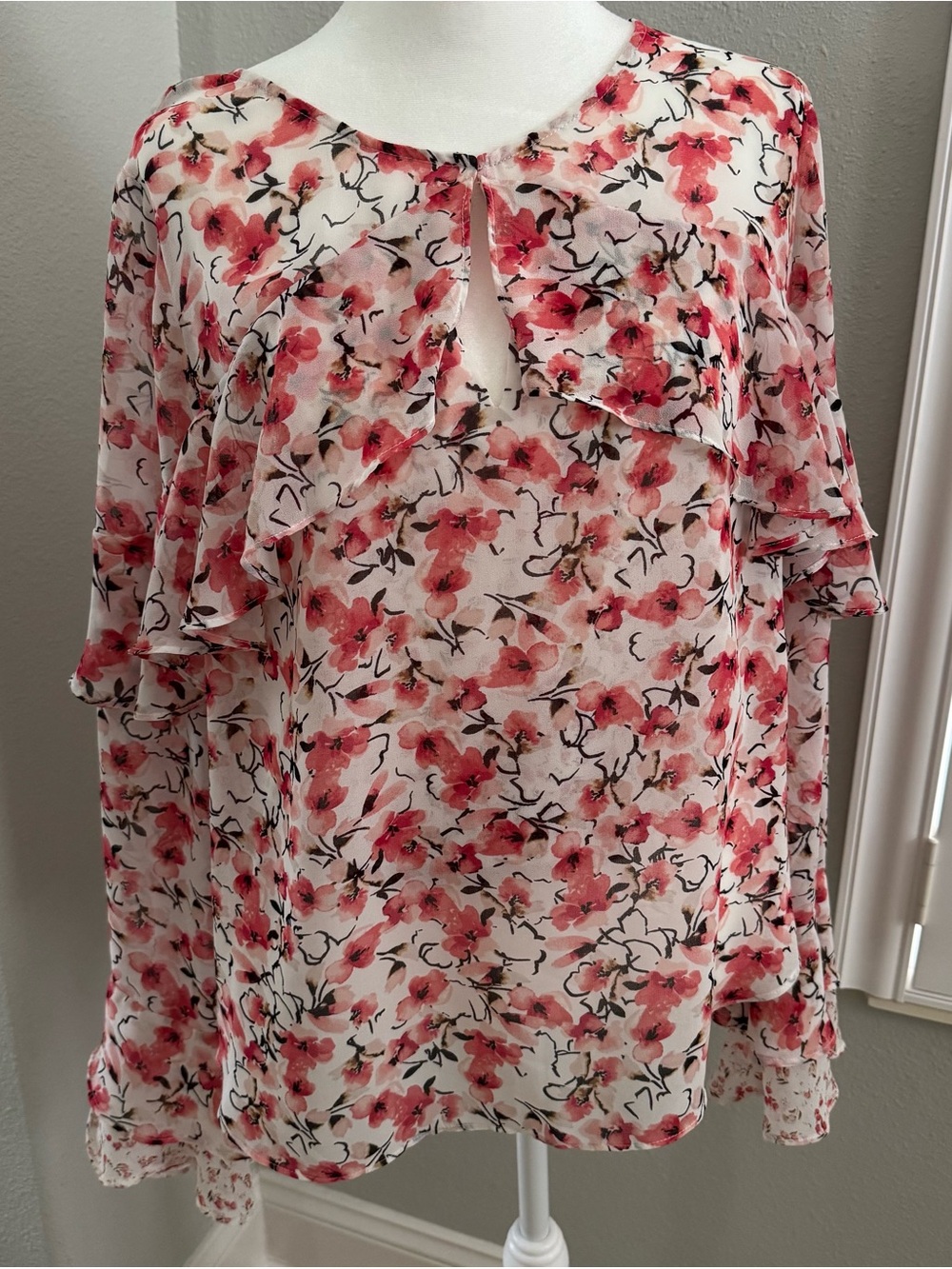 White House Black Market women’s floral romantic blouse long sleeve size 14 - Picture 2 of 10